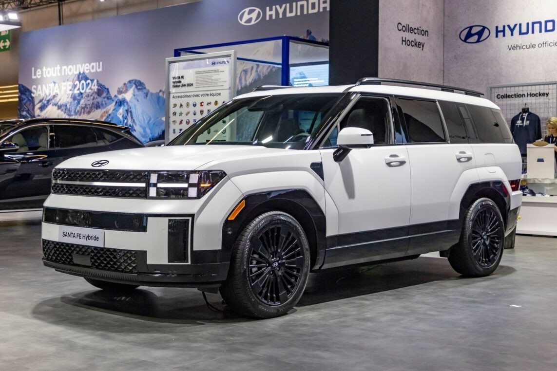 Hyundai Santa Fe tuột dốc dù giảm giá sâu, vì sao nên nỗi?