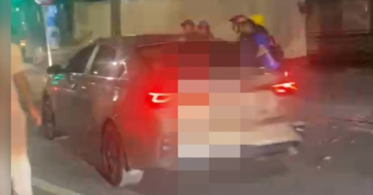 Xác minh vụ ô tô va chạm với xe máy rồi bỏ chạy ở Hà Nội