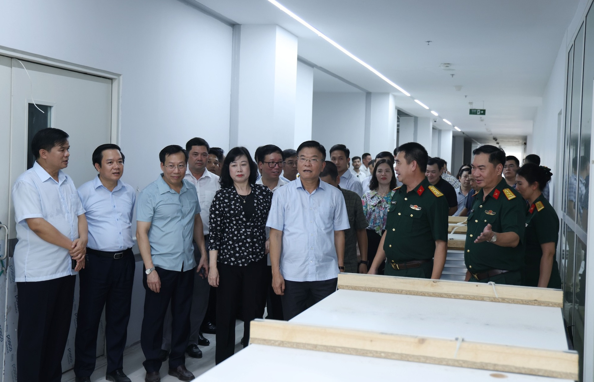 Pho Thu tuong kiem tra bv 2.jpg
