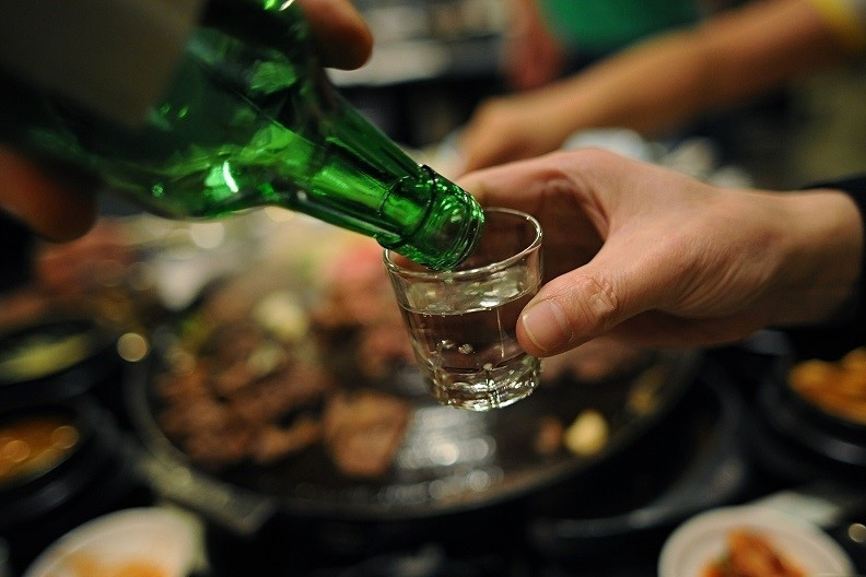 Thức uống khiến người đàn ông nghe thấy âm thanh lạ, hình ảnh không có thật