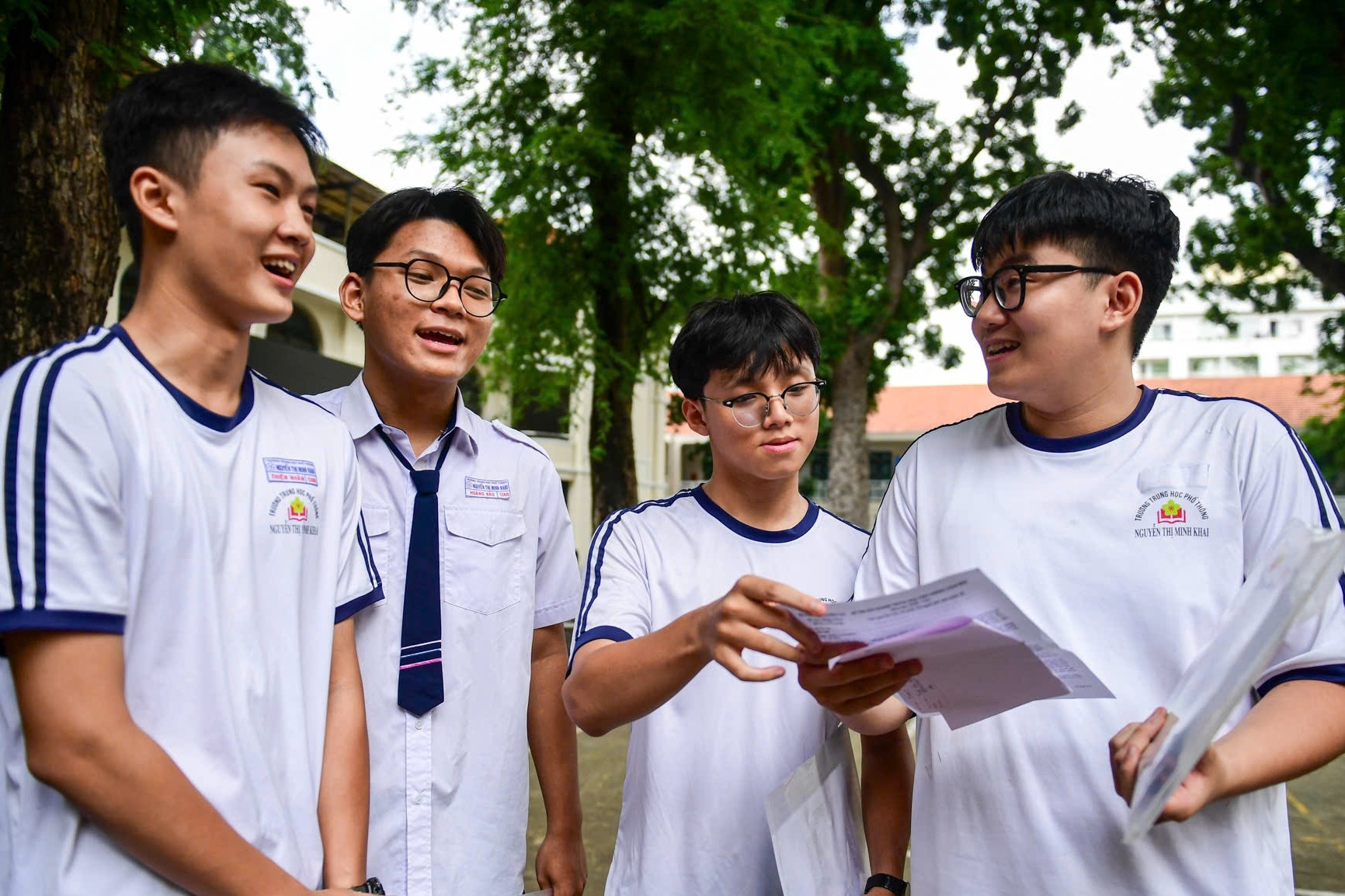 Top 100 thí sinh có điểm thi tốt nghiệp THPT khối B00 cao nhất năm 2025