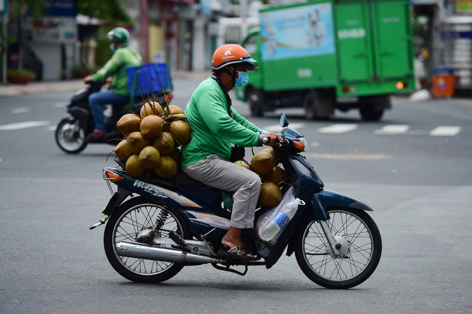 TPHCM lên ý tưởng chuyển 400.000 xe máy xăng chạy dịch vụ sang xe điện