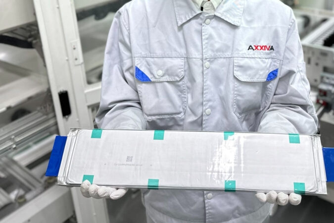 Trung Quốc ra mắt pin xe điện 'không cháy, không nổ'