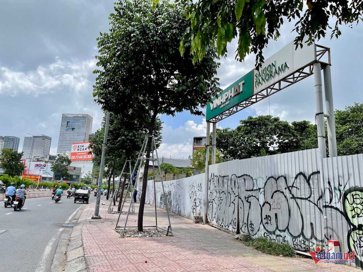 W-saigon panorama 6.jpg