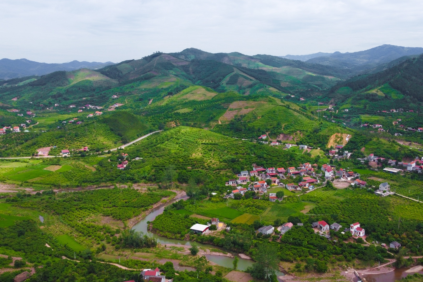 An ninh phi truyền thống ở vùng DTTS: Khi thách thức không chỉ là tiếng súng