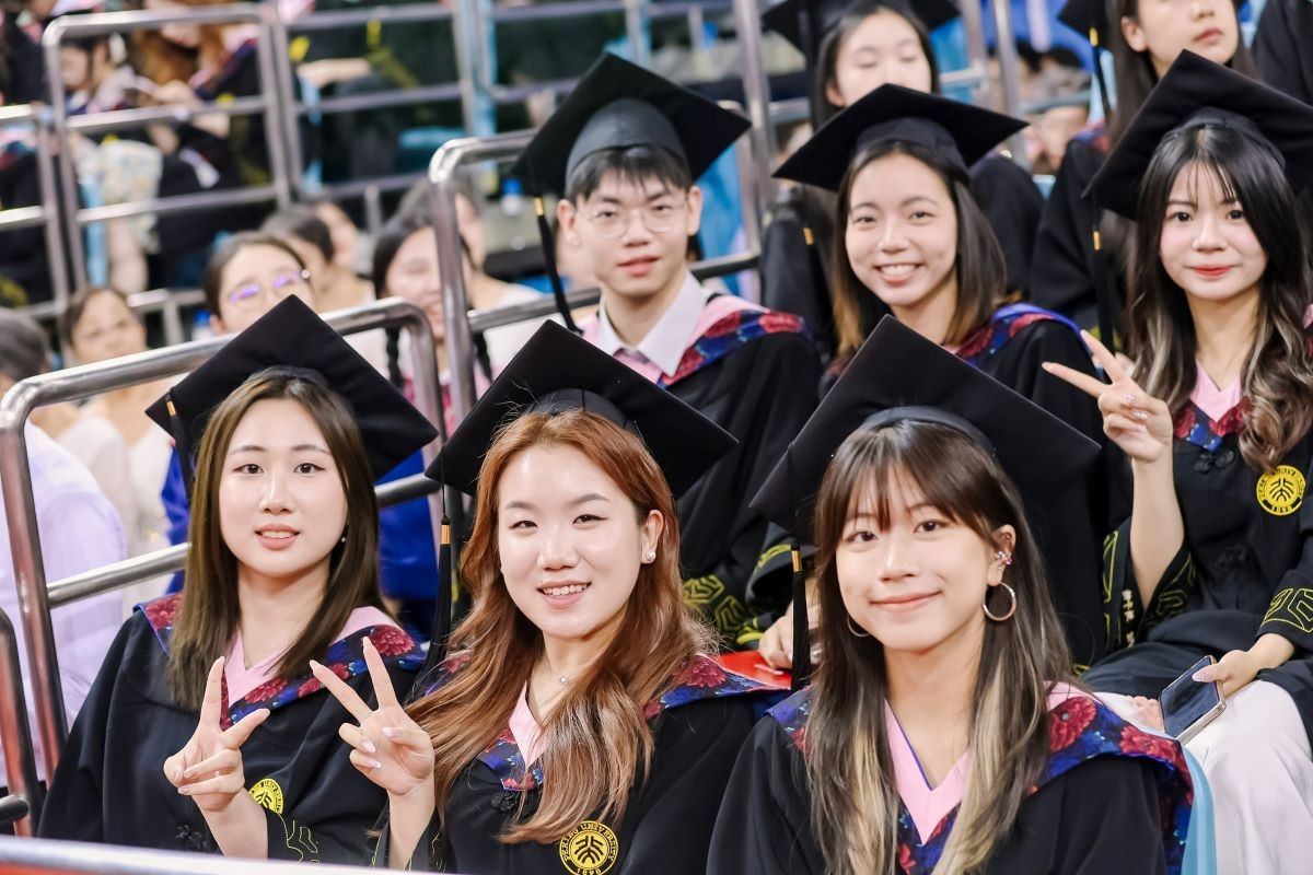 Bi kịch của những người học giỏi trường top vẫn thất nghiệp, đành học thạc sĩ