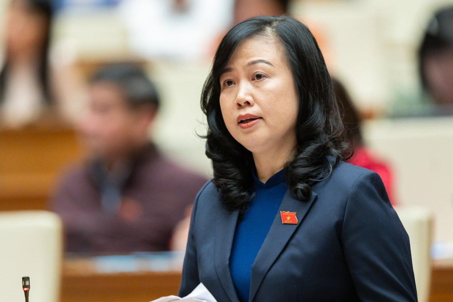 Bộ trưởng Y tế hồi đáp đề nghị 'thông tuyến' BHYT với người từ 70 tuổi trở lên