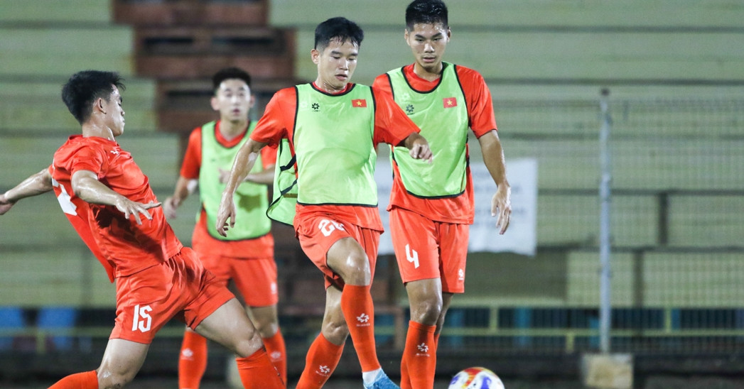 Cầu thủ U23 Việt Nam hứa mang Cúp vô địch Đông Nam Á về nước