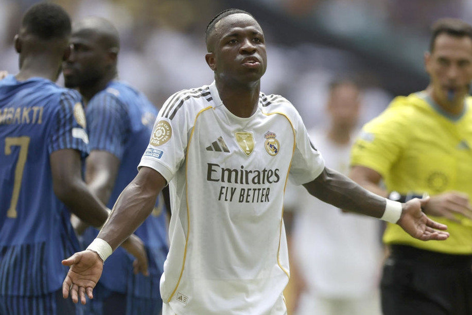 Liverpool vung tiền chuyển nhượng 'bom tấn' Vinicius