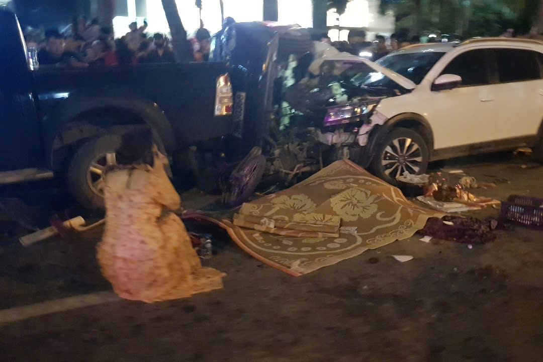 Nhân chứng vụ ô tô đâm hàng loạt phương tiện ở Hà Nội: 'Xe lao như bão'