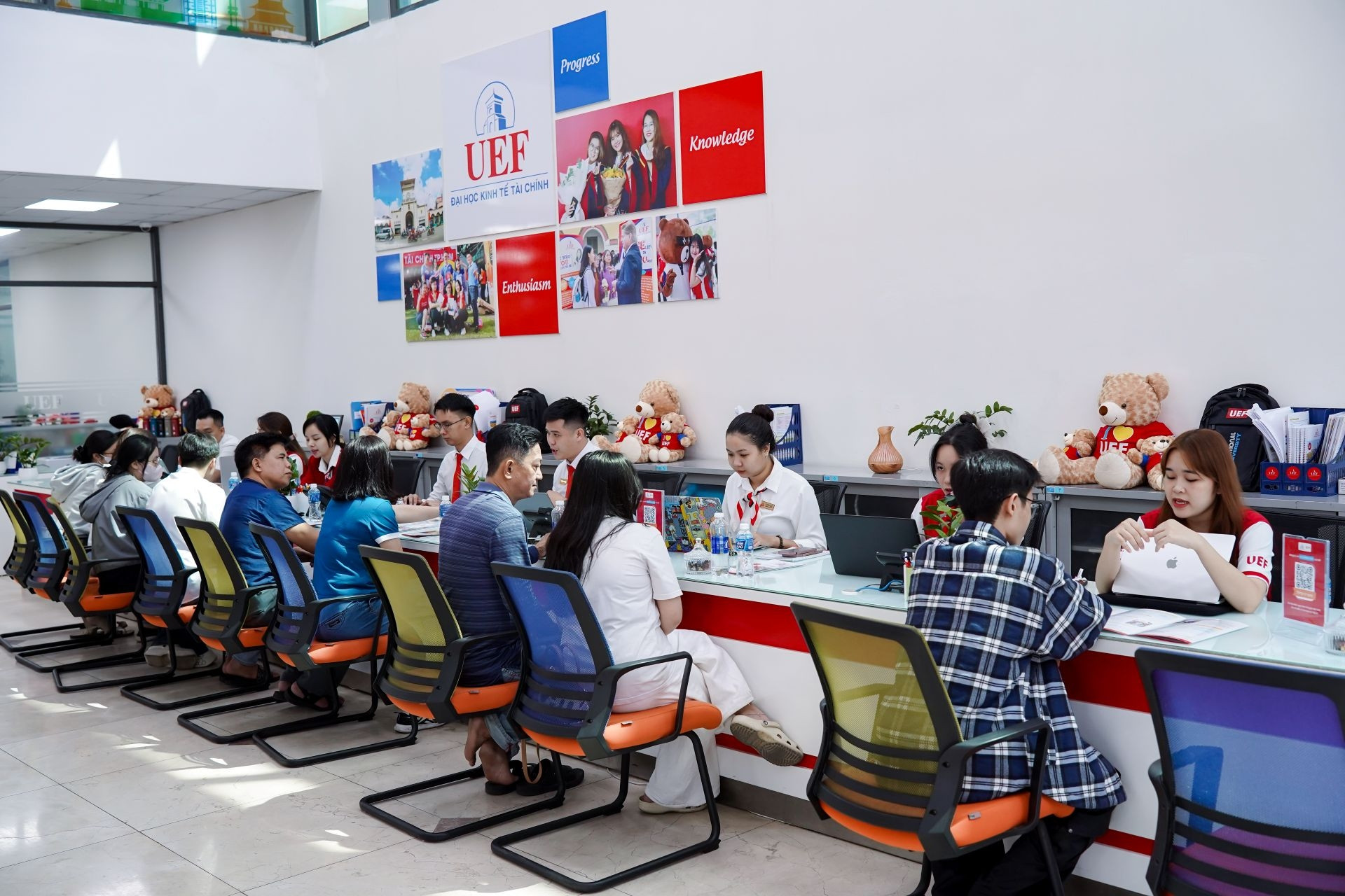 Nhiều thí sinh chọn xét học bạ để nắm cơ hội vào đại học