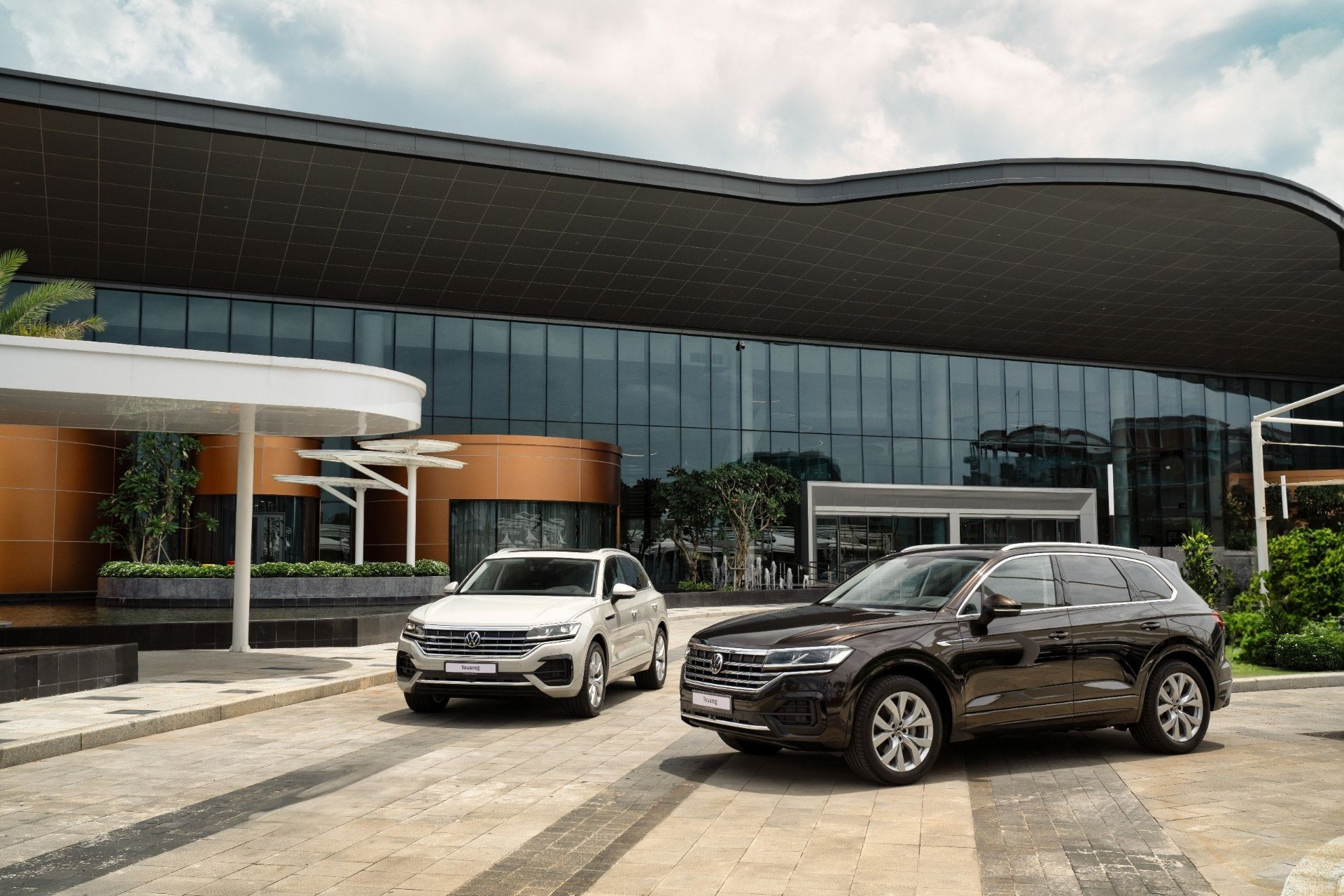 SUV đầu bảng Volkswagen Touareg có giá ưu đãi đặc quyền chỉ từ 2,368 tỷ đồng
