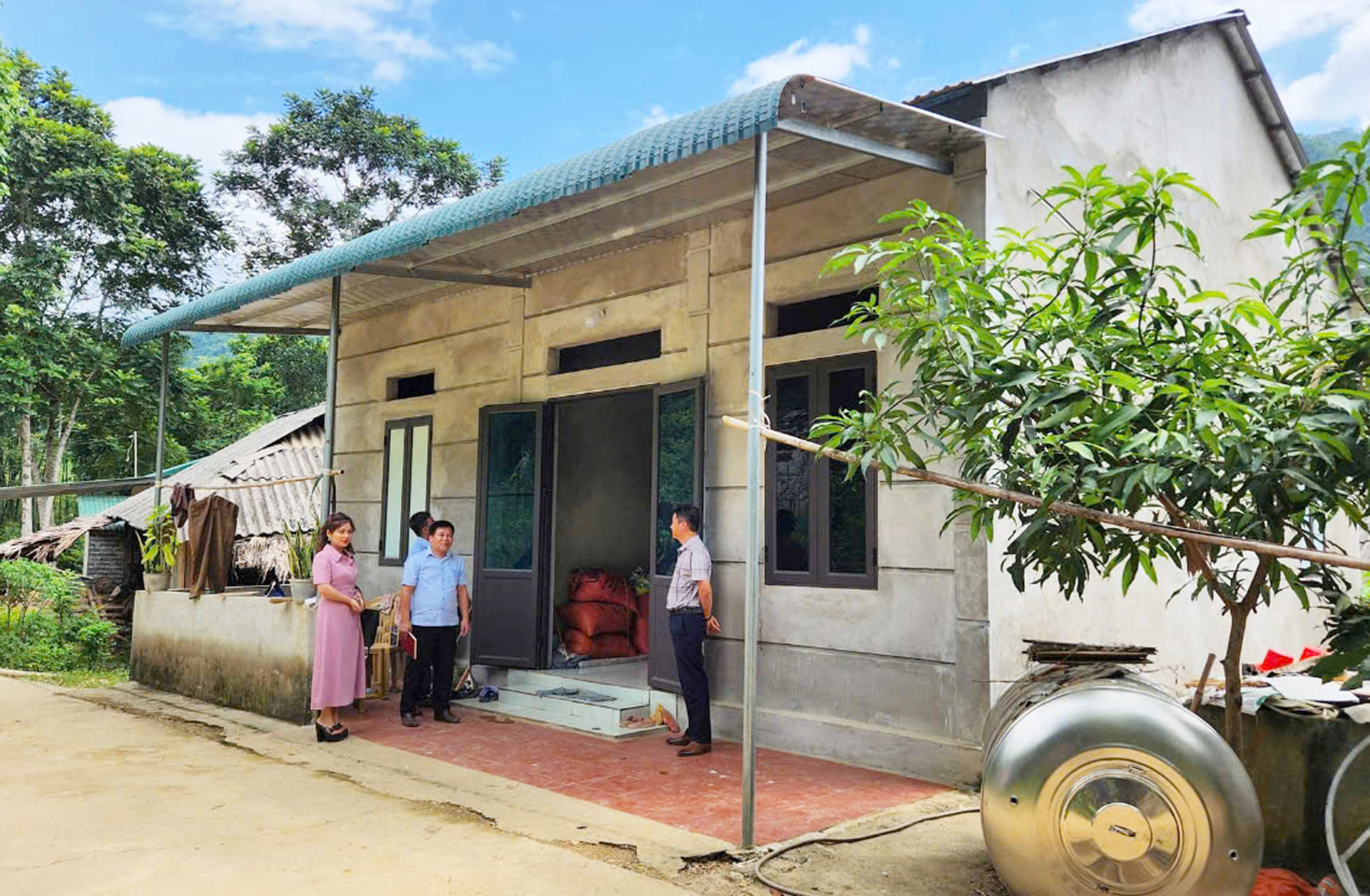 Thu Thảo 4 XNT.jpg