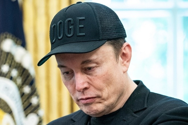Tỷ phú Elon Musk đổi số điện thoại sau rạn nứt với ông Trump