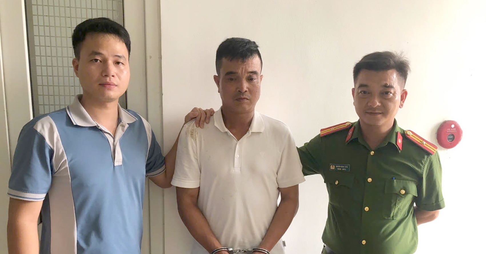 Bác sĩ &amp;apos;rởm&amp;apos; đến tận nhà bắt mạch, đòi xâm hại bé gái