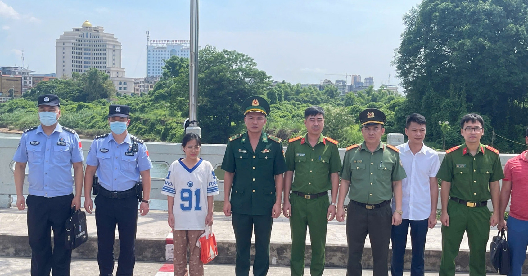 Bắt nữ quái 9X tung chiêu lừa đảo chiếm đoạt hơn 100 tỷ đồng một năm