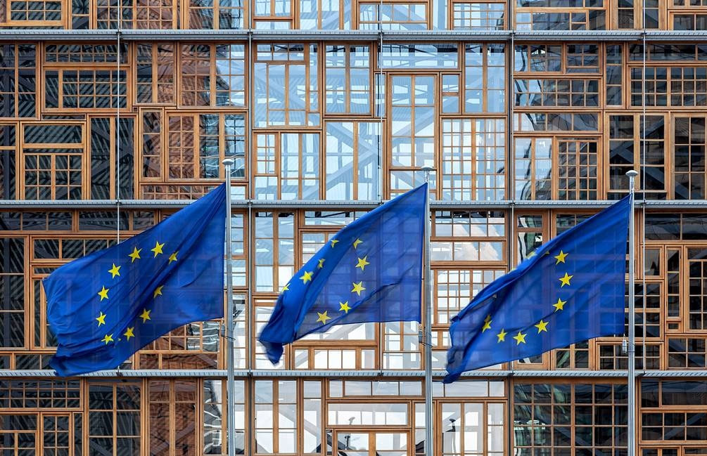 Châu Âu phê chuẩn gói trừng phạt mạnh mẽ chống Nga