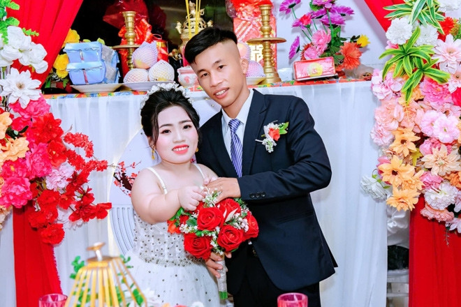 Cô dâu An Giang cao 90cm lấy người như ý, xúc động trước lời dặn của bố mẹ chồng