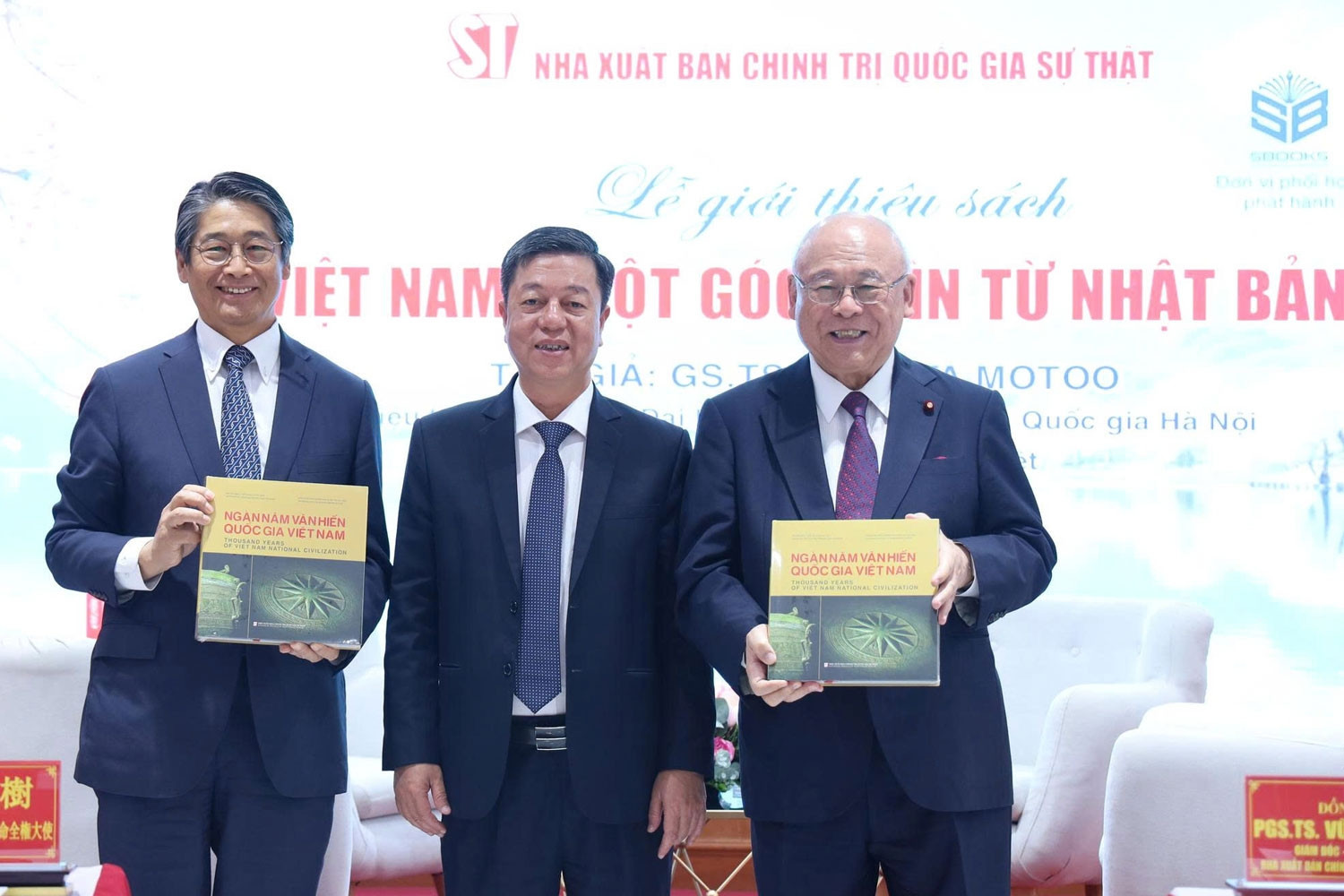Cuốn sách giúp độc giả hiểu giá trị thực sự và vẻ đẹp của 'kim cương Việt Nam'