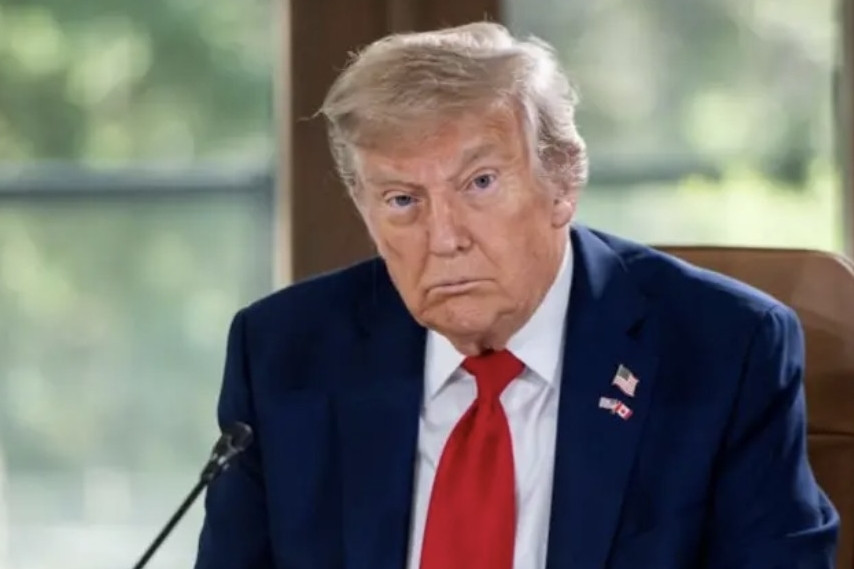 Nhà Trắng giải thích về các vết bầm tím thường thấy trên tay ông Trump