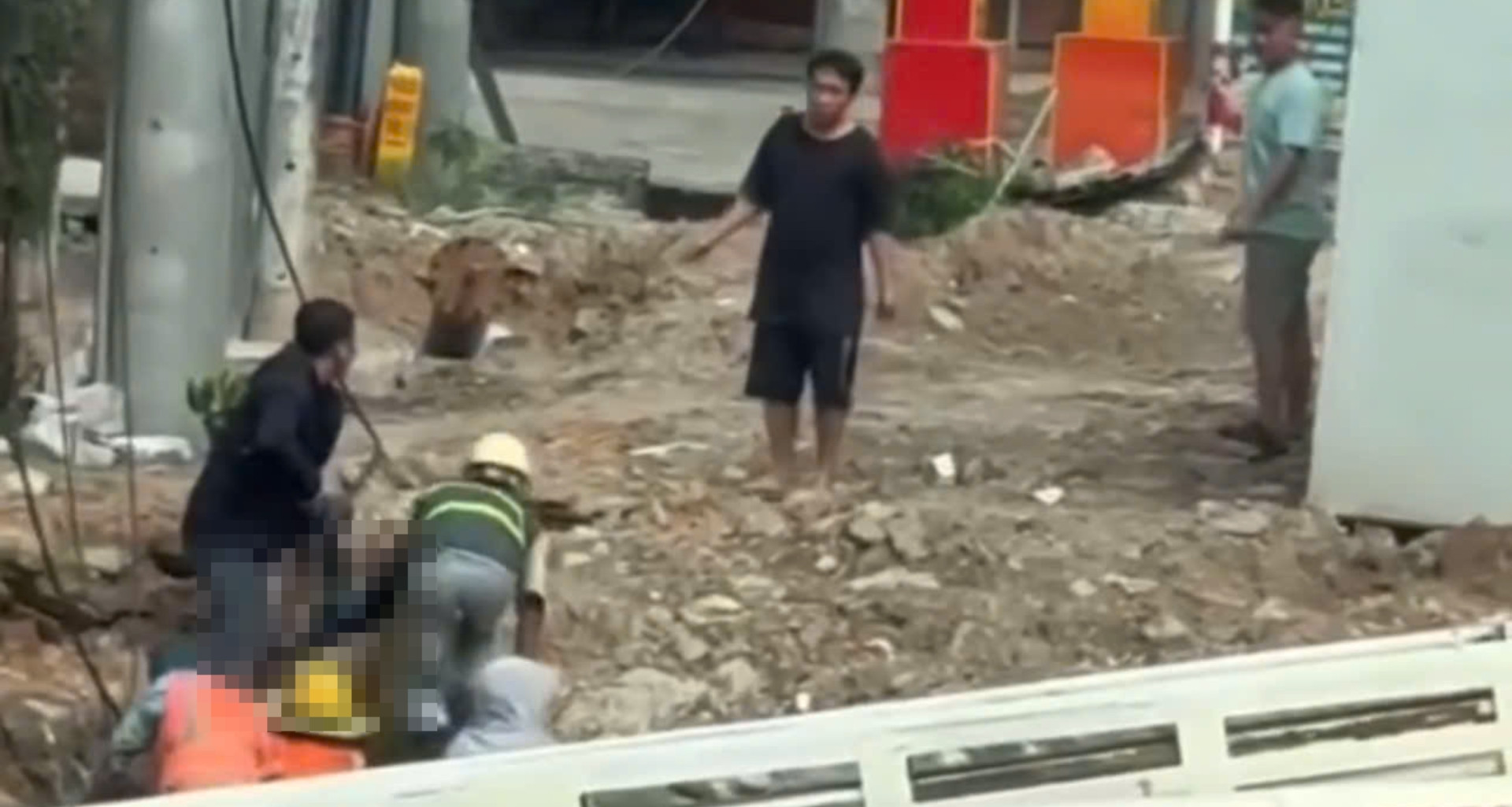 Sập cần cẩu công trình, một người tử vong