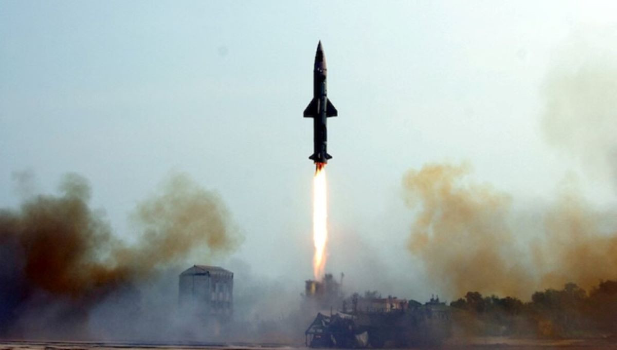 Tên lửa Ấn Độ.jpg