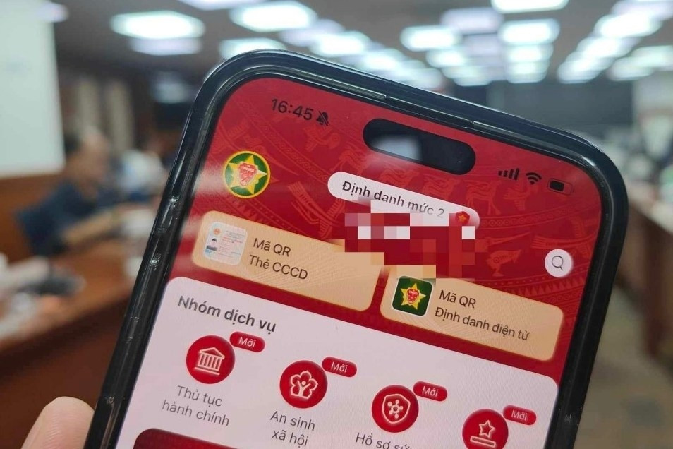 Thuế TPHCM đề xuất cảnh báo tạm hoãn xuất cảnh với người nợ thuế trên VNeID