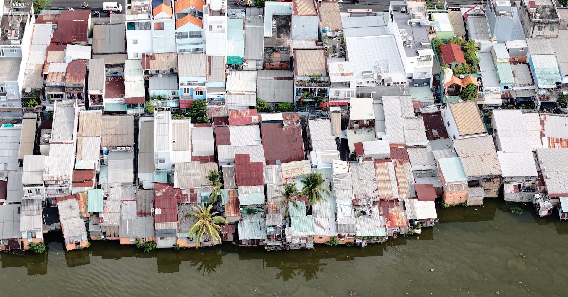 TPHCM: Người dân khẩn trương tháo dỡ nhà cửa, chờ ngày dòng kênh Đôi hết ô nhiễm