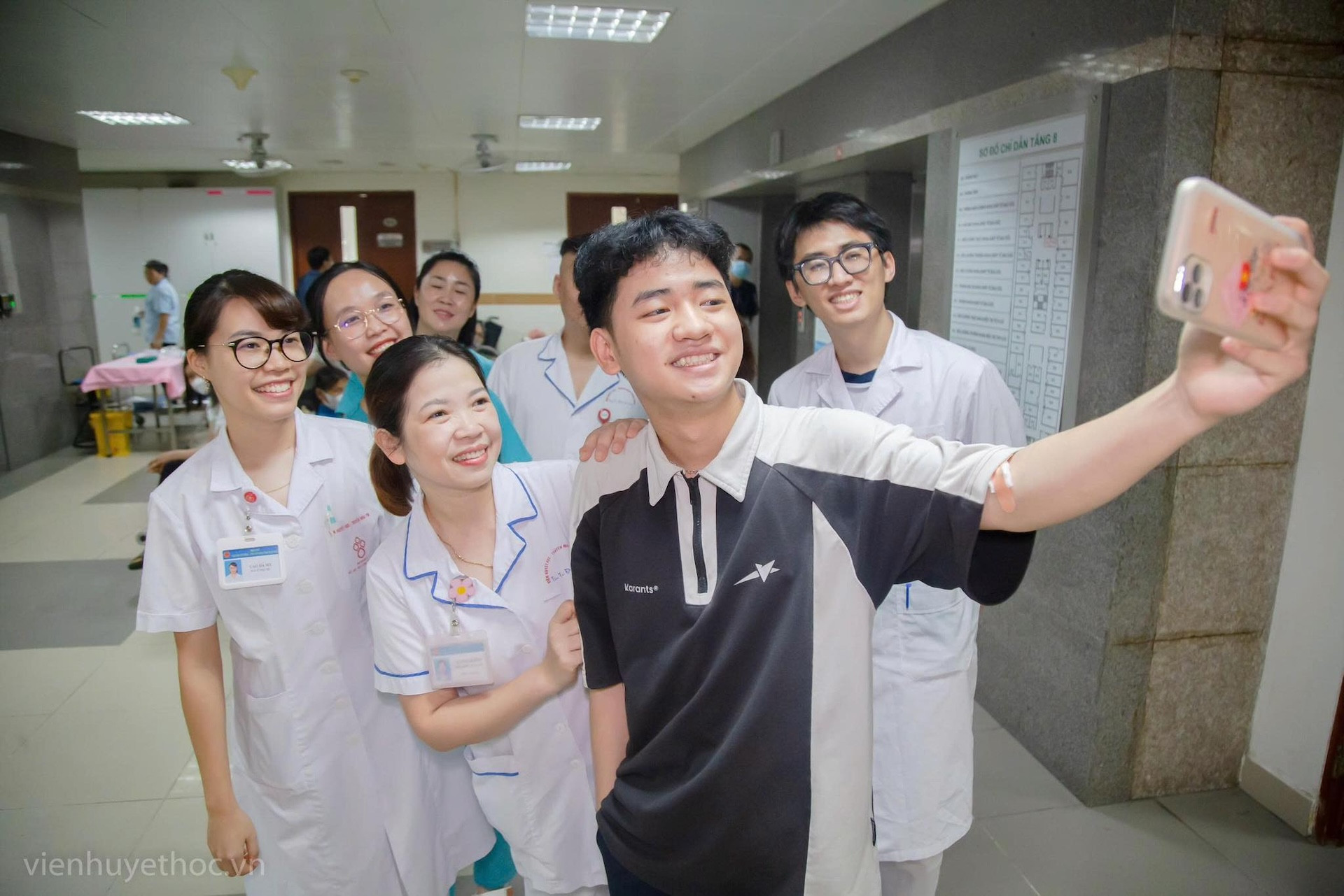 Nam sinh bị ung thư máu đạt 28 điểm thi THPT khối A00