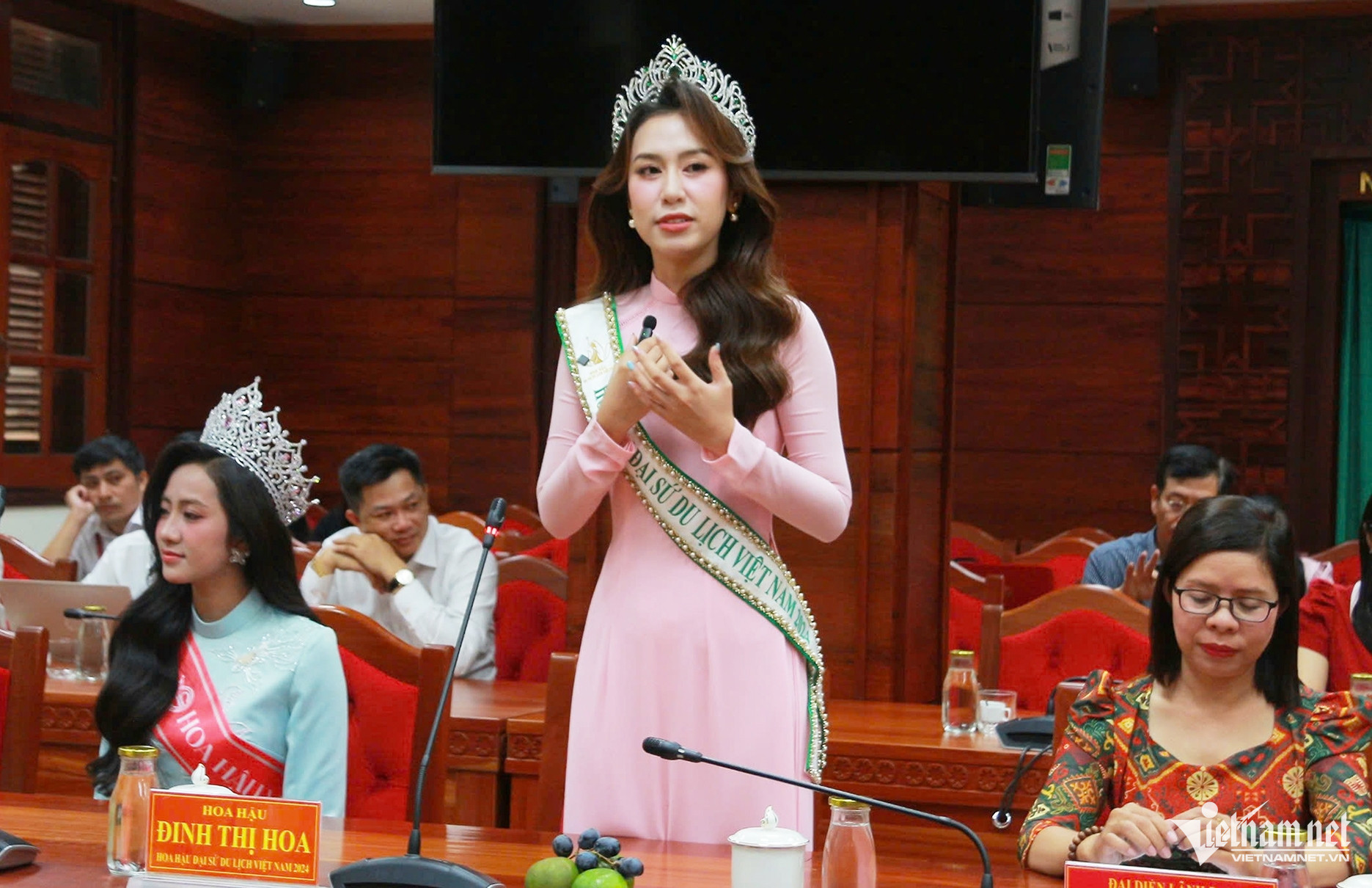 W-Anh Hoa Hậu 2.jpg