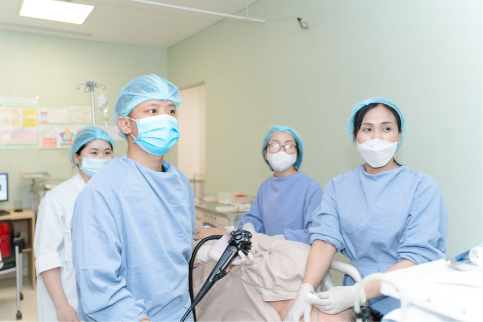 Giải pháp loại bỏ ung thư sớm dạ dày, đại tràng ngay trong nội soi
