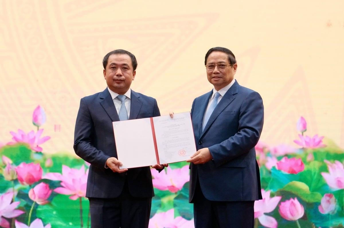 thu tuong trao quyet dinh giao quyen bo truong bo nong nghiep va moi truong 125500_731 131448.jpg