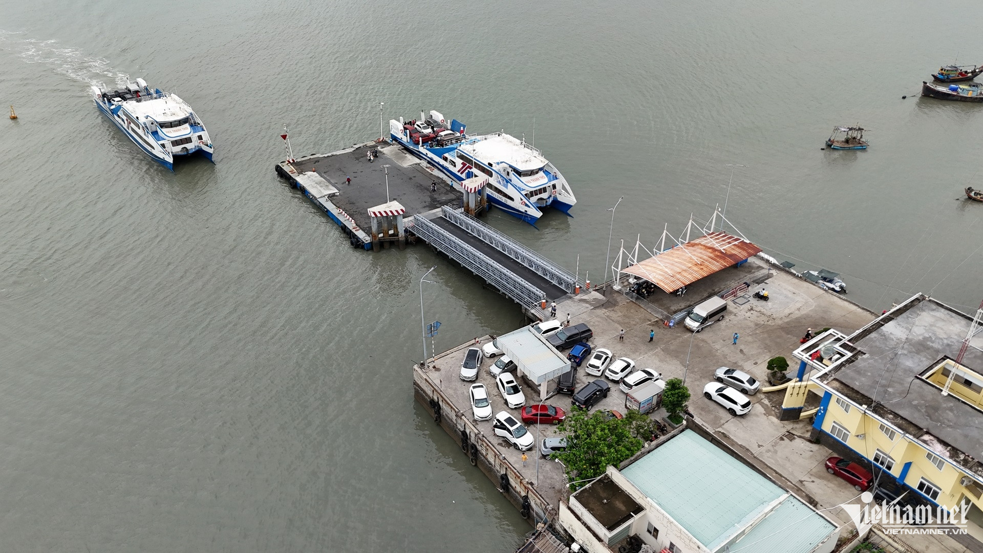 W-ô tô xếp hàng dài đi phà Vũng Tàu Cần Giờ né kẹt xe trên cao tốc về TPHCM 2.JPG.jpg