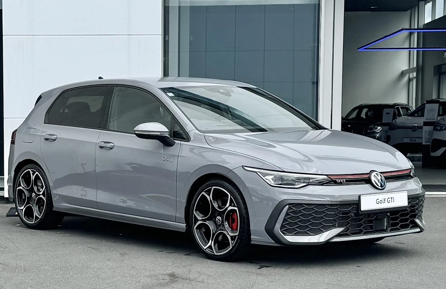 Xe hatchback của 'dân chơi' Volkswagen Golf sắp bán chính hãng tại Việt Nam