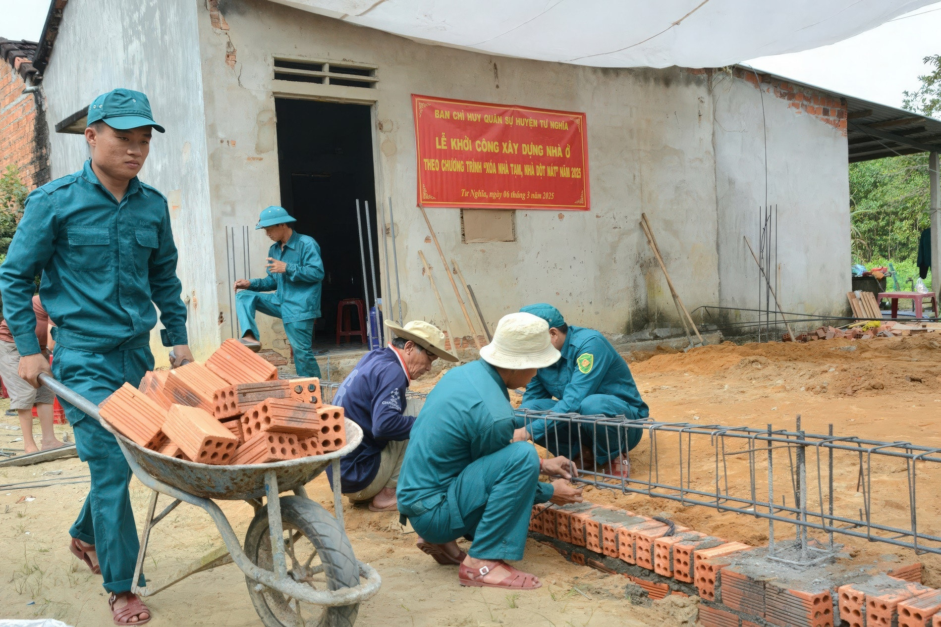 Xóa hơn 9.000 nhà tạm, nhà dột nát, Quảng Ngãi khởi đầu bằng 'nền móng' an sinh