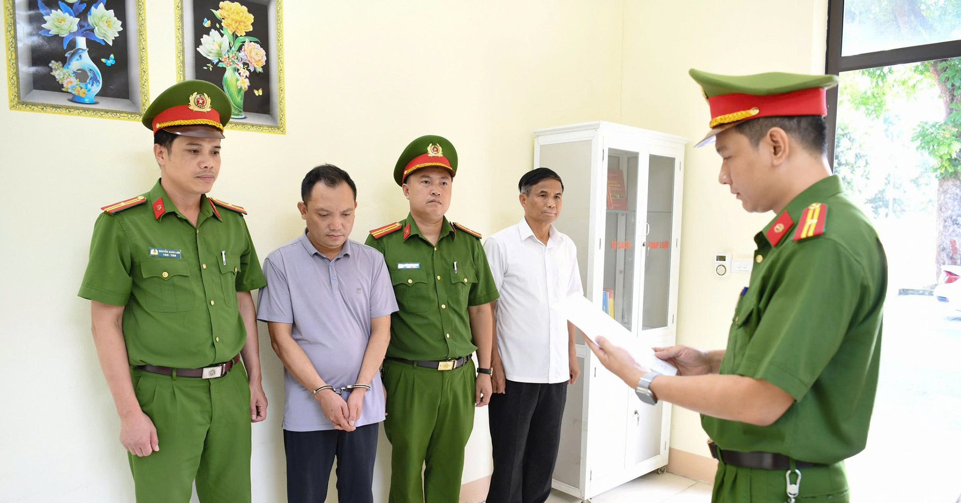 Bắt giám đốc công ty Athena sản xuất kem chống nắng, mỹ phẩm giả tại Phú Thọ