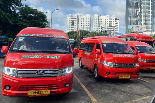 Có một cán bộ từ Bình Dương về TPHCM làm việc bằng xe đưa rước miễn phí