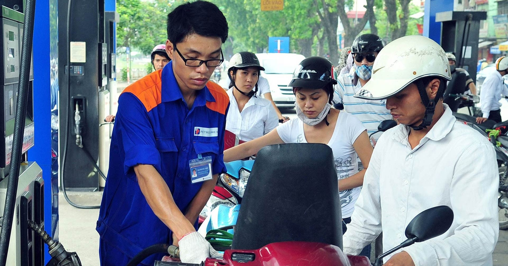 Giá xăng ngày mai có khả năng giảm mạnh