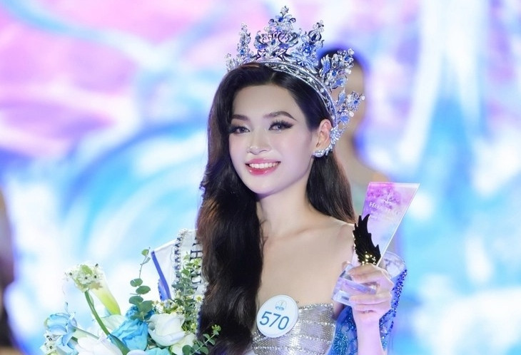 Loạn hoa hậu: Trách nhiệm lớn và câu hỏi cho cơ quan quản lý