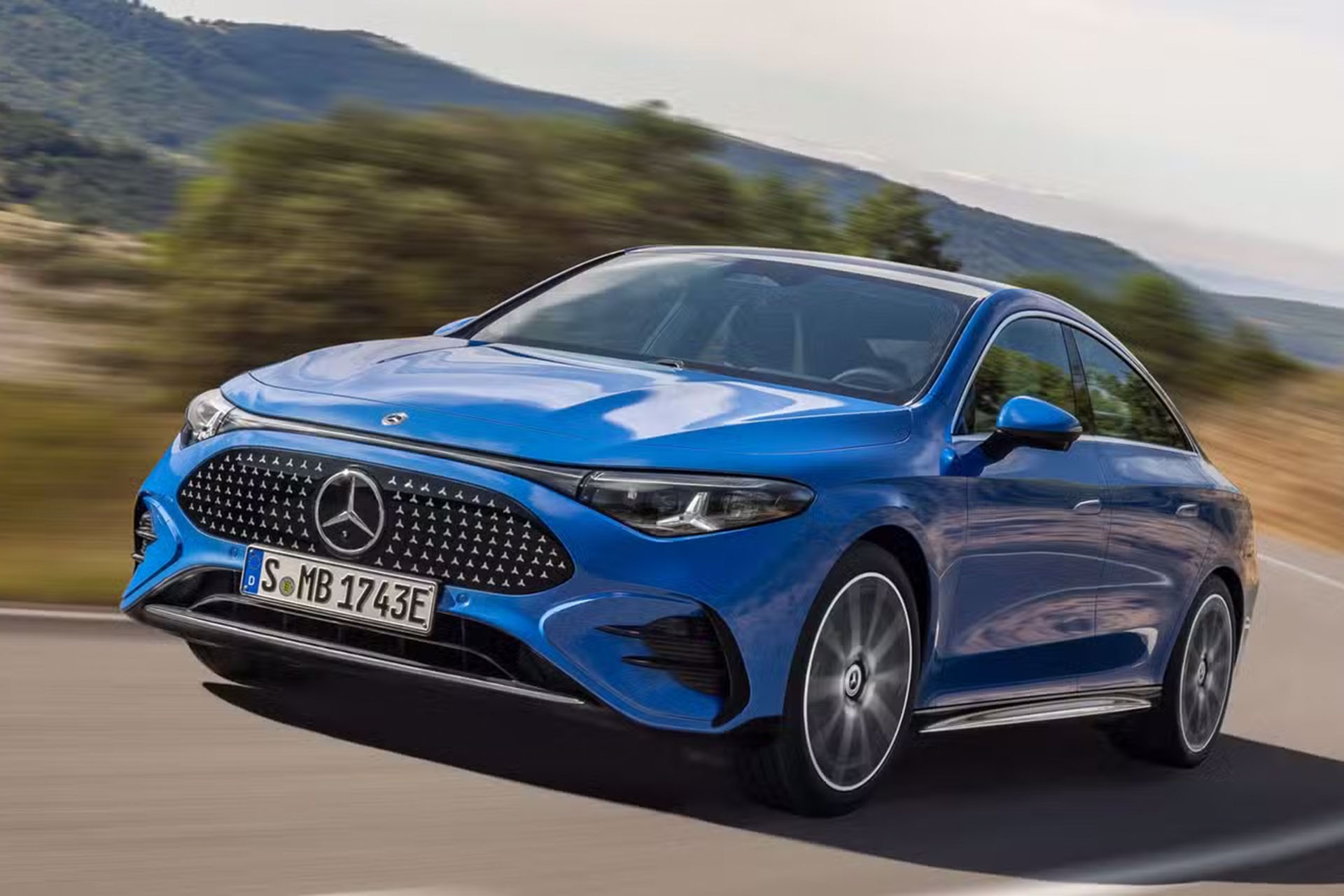 mercedes benz cla evexterior.jpg