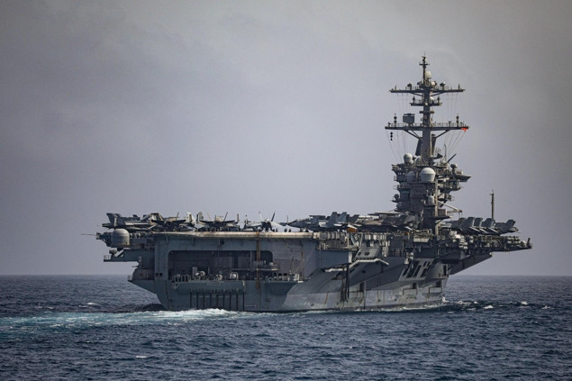 Tàu sân bay Mỹ vẫn xuất hiện gần Iran sau thỏa thuận ngừng bắn