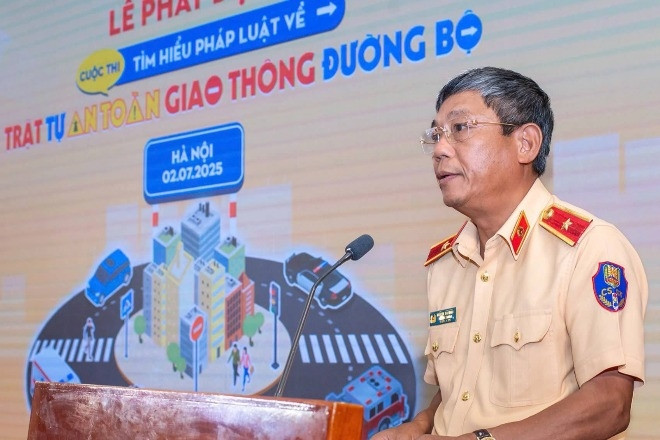 Tìm hiểu pháp luật để khẩu hiệu 'ATGT là hạnh phúc của mọi nhà' thành hiện thực