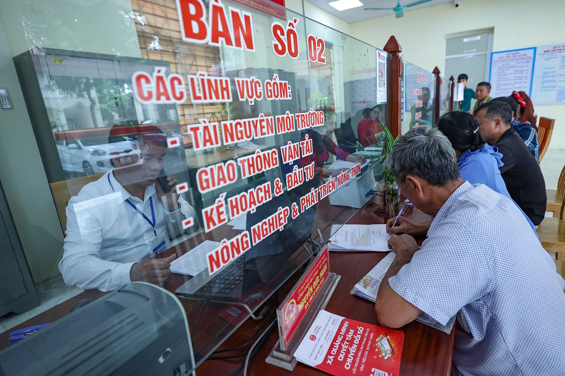 Tin vui cho những trí thức trẻ đại học chính quy về xã 10 năm chưa được vào công chức