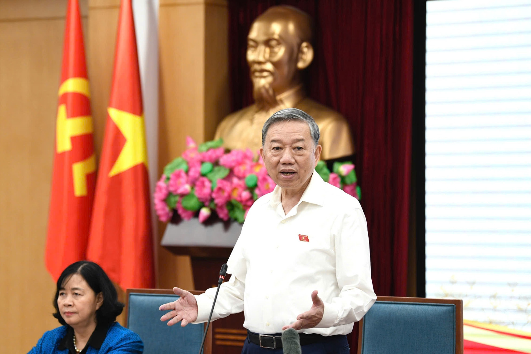 Tổng Bí thư: Nếu không chăm lo từ bây giờ, 20 năm nữa người Việt vẫn thấp bé như thế