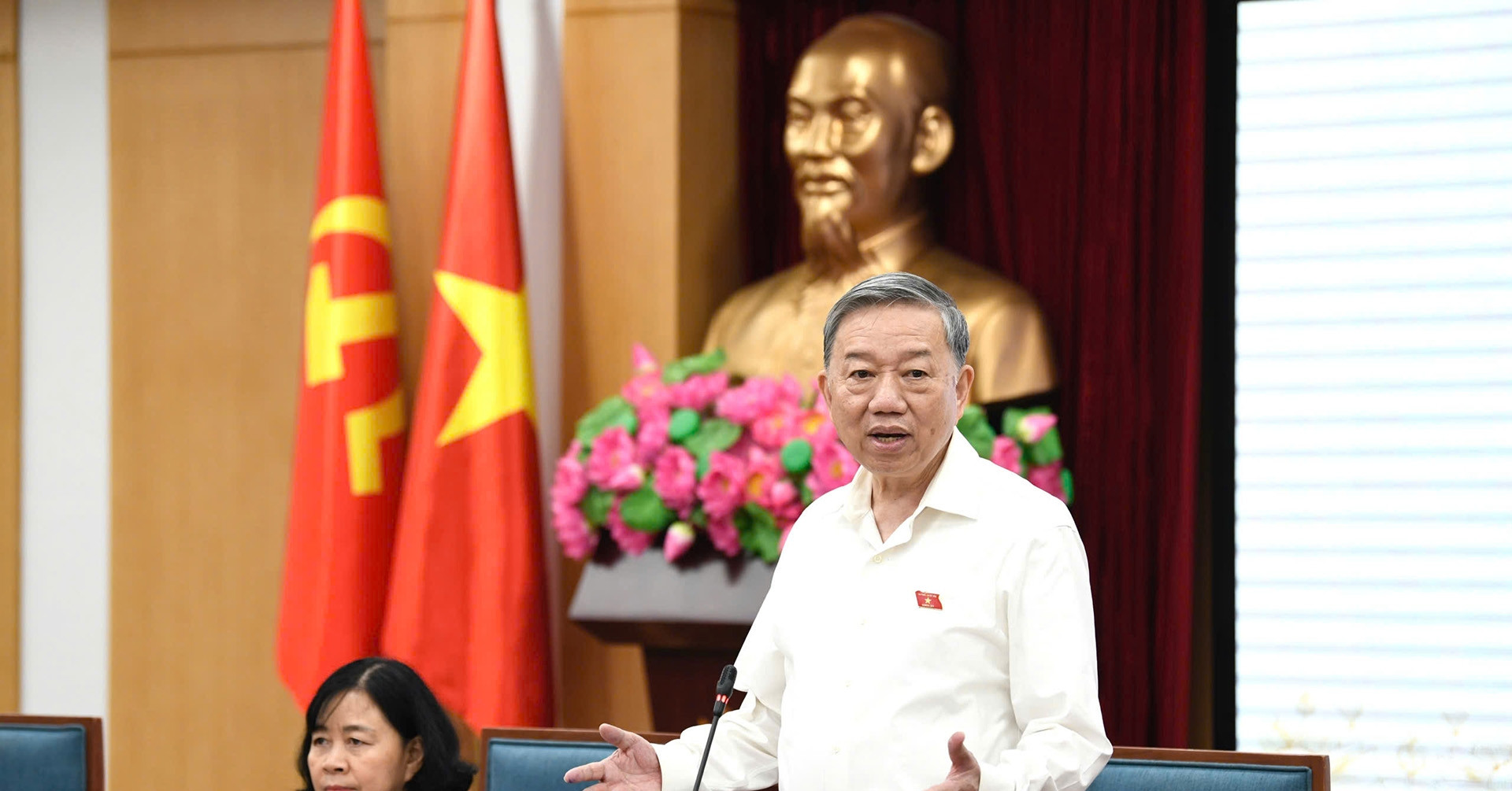 Tổng Bí thư: Nếu không chăm lo từ bây giờ, 20 năm nữa người Việt vẫn thấp bé như thế