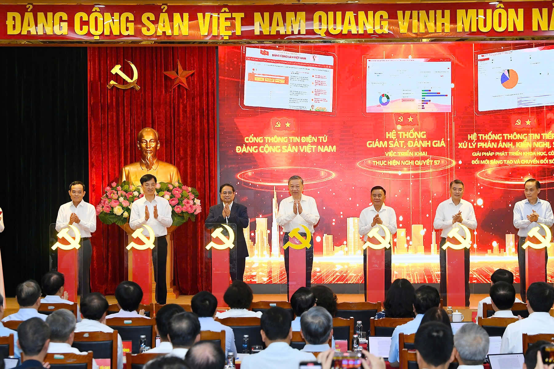 Tổng Bí thư và Thủ tướng bấm nút ra mắt 3 nền tảng số phục vụ Nghị quyết 57