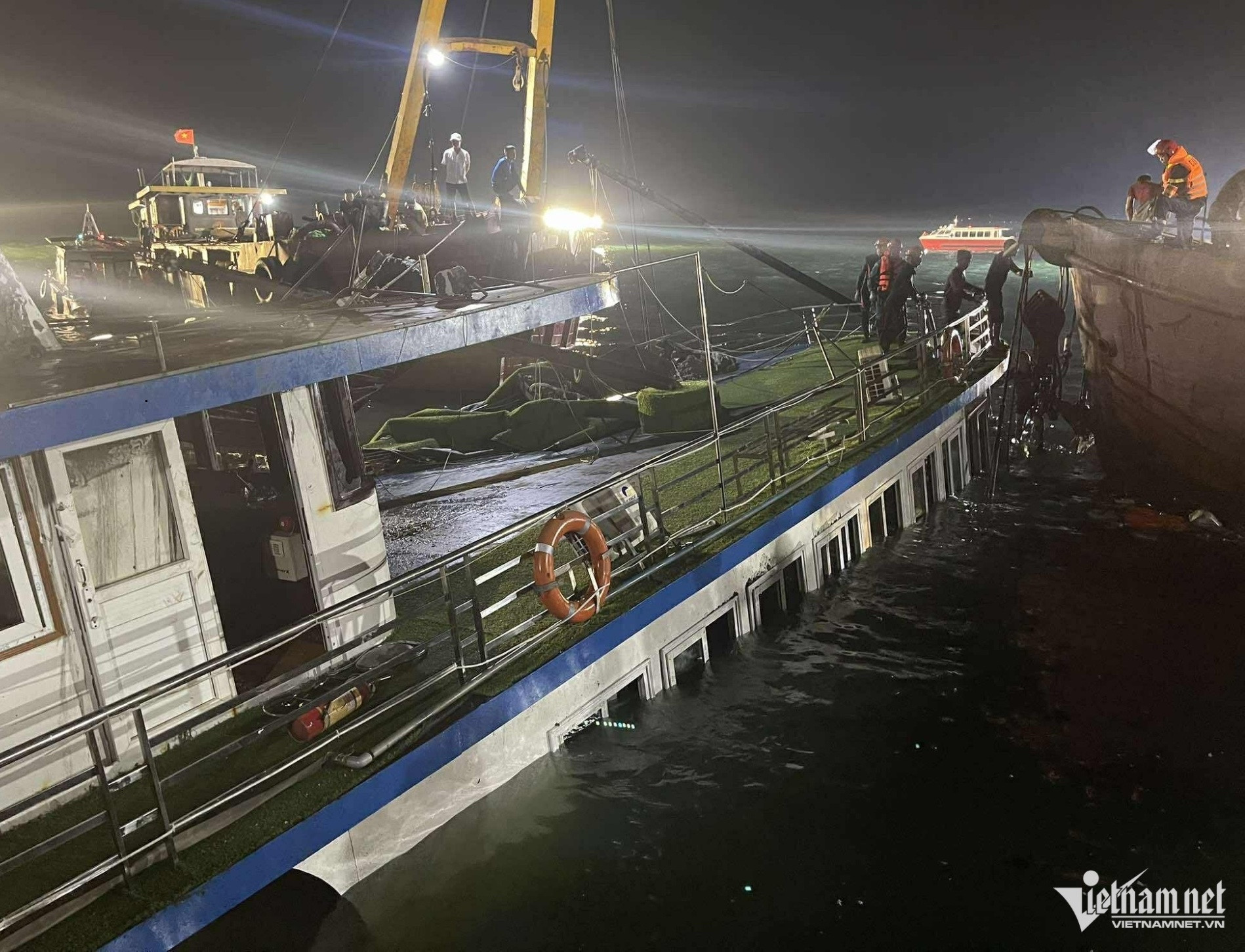 tau vinh xanh 58.jpg