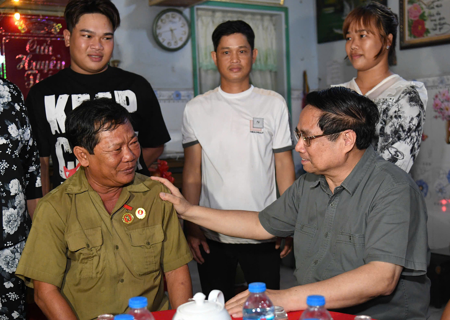 thủ tướng thăm gđ chính sách 3.jpg