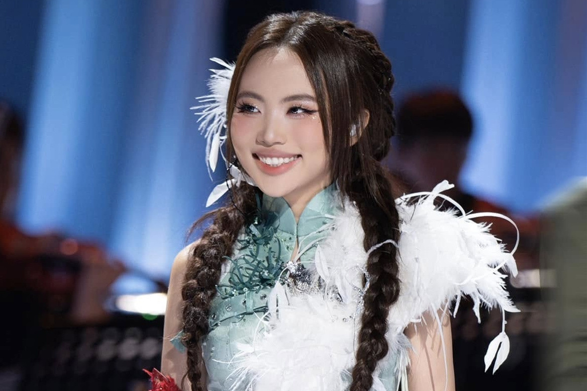 Phương Mỹ Chi 'bắn' nốt siêu cao F6, là sao hạng A triệu người ngưỡng mộ