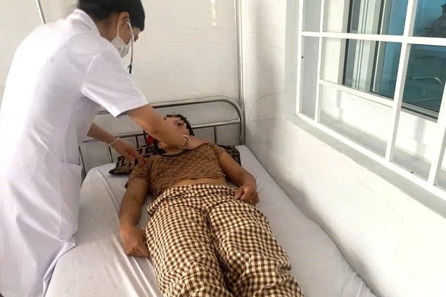 64 người liên tiếp nhập viện trong 3 ngày nghi do ăn bánh mì